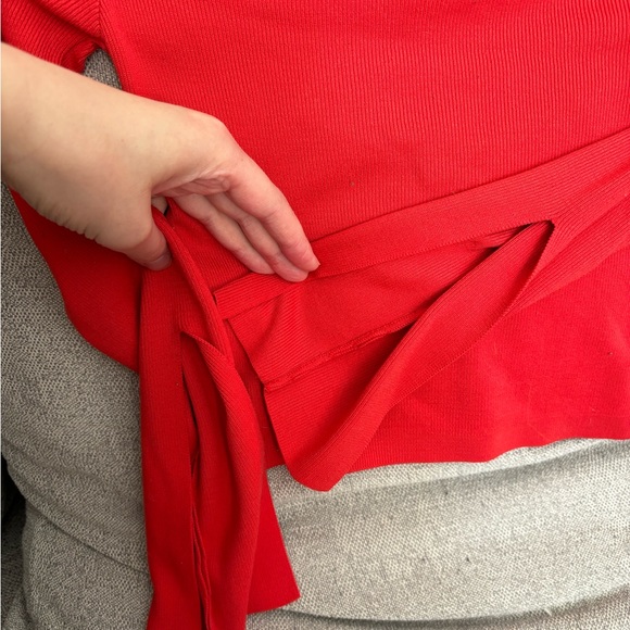 TOPSHOP Off the Shoulder Crop - Picture 3 of 3